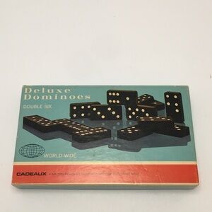 Cadeaux A Milton Bradley Company Deluxe Double Six Domino's Worldwide 28 Pc